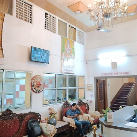 Kusum Hotel ดิบรูการ์ ภายนอก รูปภาพ