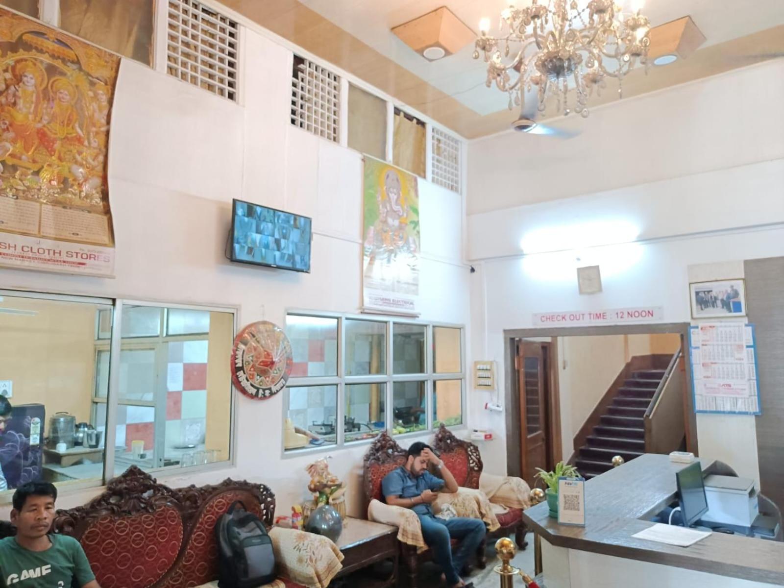 Kusum Hotel ดิบรูการ์ ภายนอก รูปภาพ