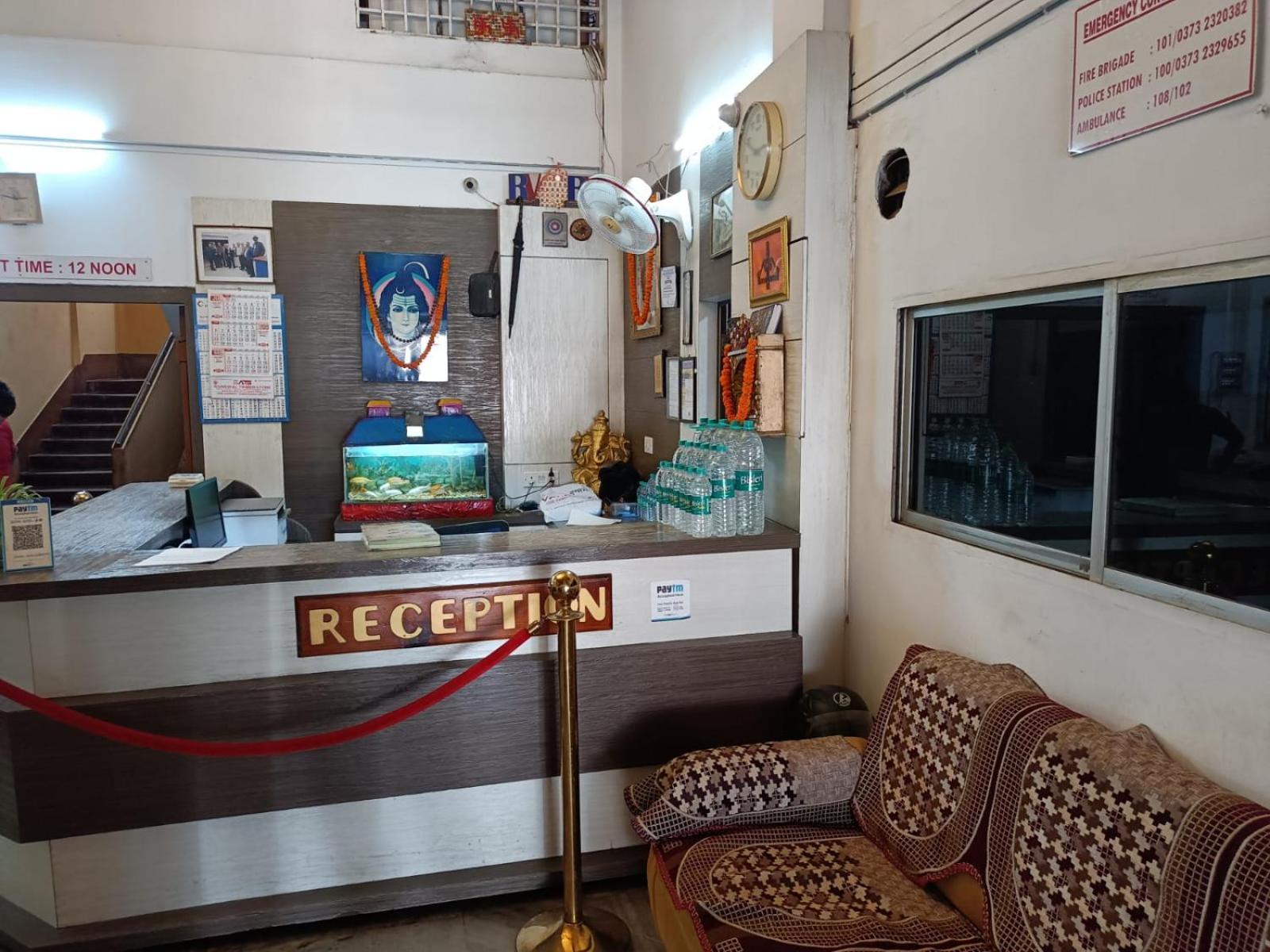 Kusum Hotel ดิบรูการ์ ภายนอก รูปภาพ